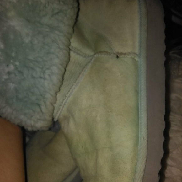 Blue uggs - Picture 2 of 7